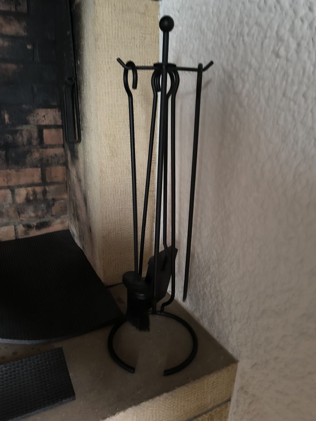 Cheminée: Serviteur de cheminée noir – Ensemble de 4 accessoires – D'occasion à Yverdon-les-Bains par mer_9whm