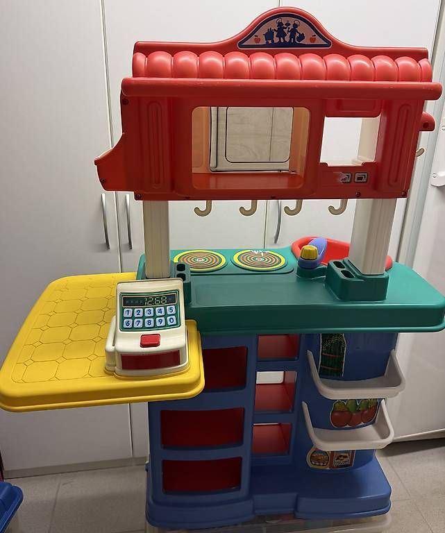 Jouets: Spielküche für Kinder – D'occasion à Brugg AG par dom_b2bg