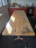Altes Tisch massiv Holz mit Horgenglarus Eisengussfussen geb