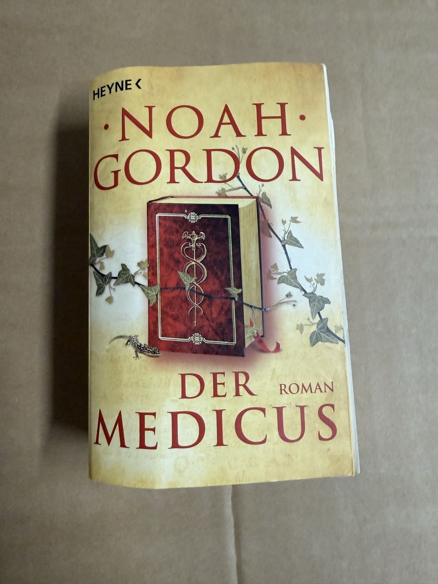 Libri: Buch Noah Gordon Der Medicus Roman – Usato da Kloten venduto da Raresets_CH