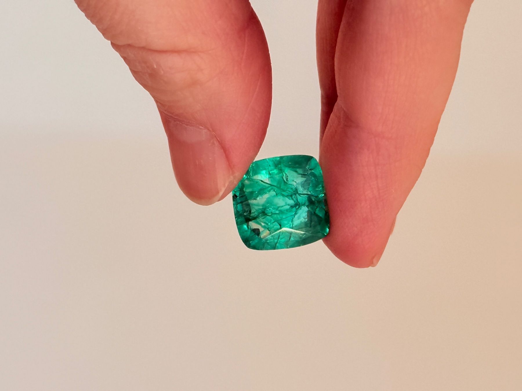 Pietre preziose: 9.45Ct Certified Cushion Cut  GemstoneA+ Quality – Nuovo e nell'imballaggio originale da Genève venduto da AWWA 4