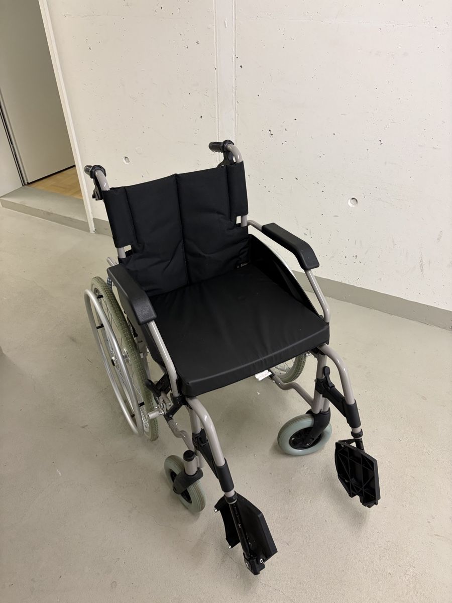 Sedie a rotelle: Rollstuhl in gutem Zustand – Usato da Zürich venduto da Sr220sr