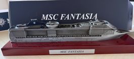 Maquette MSC Fantasia avec socle et boîte