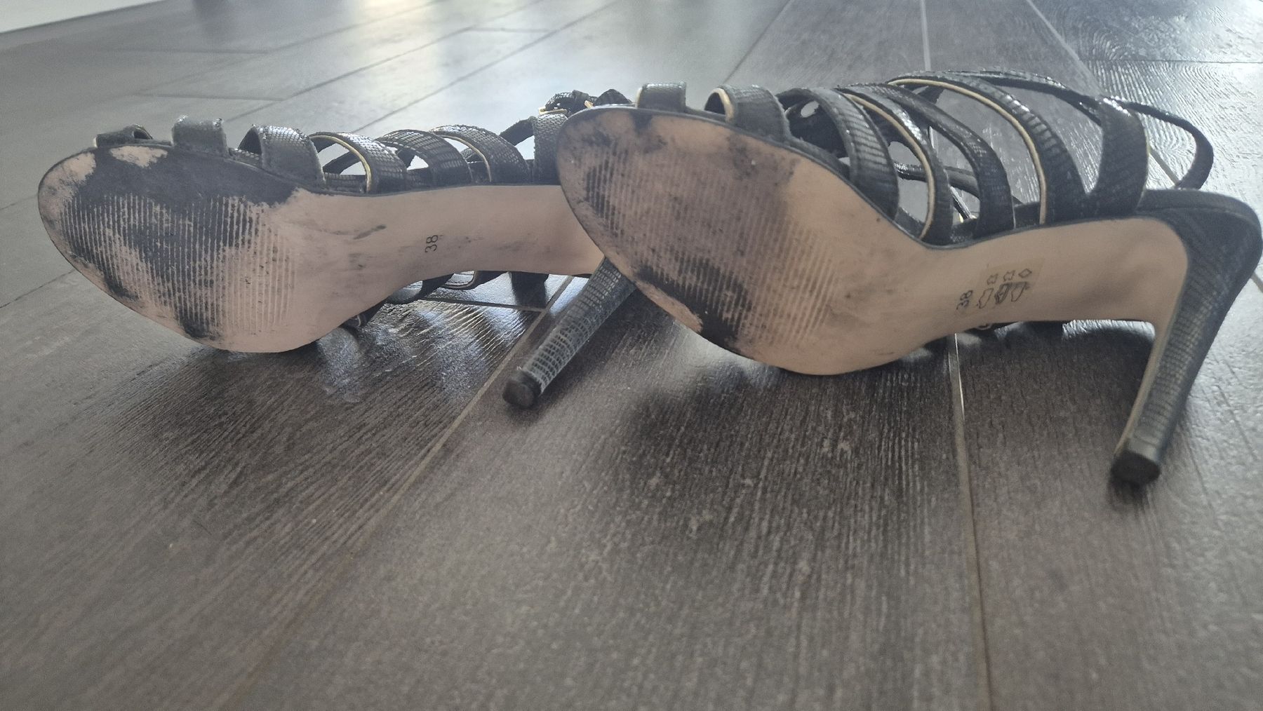 André Scarpe da donna: André black sandals high heels 38 – Usato da Wallisellen venduto da Camcha 3