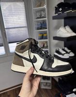Jordan 1 Dark Mocha 