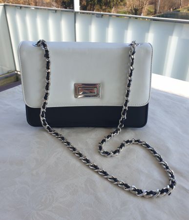 Ledertasche MADELENE, 120 Fr.