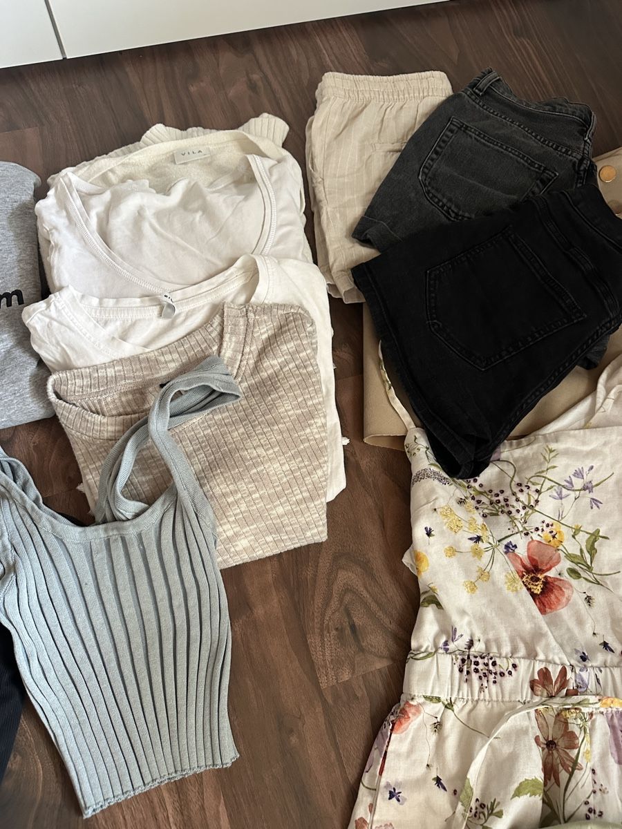 Lots de vêtements: Kleiderpaket GrS – D'occasion à Müstair par V.Sara 3