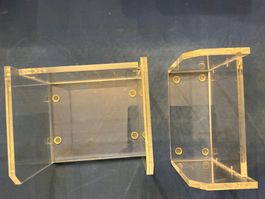 Acrylbehälter mit Beschlägen, transparent