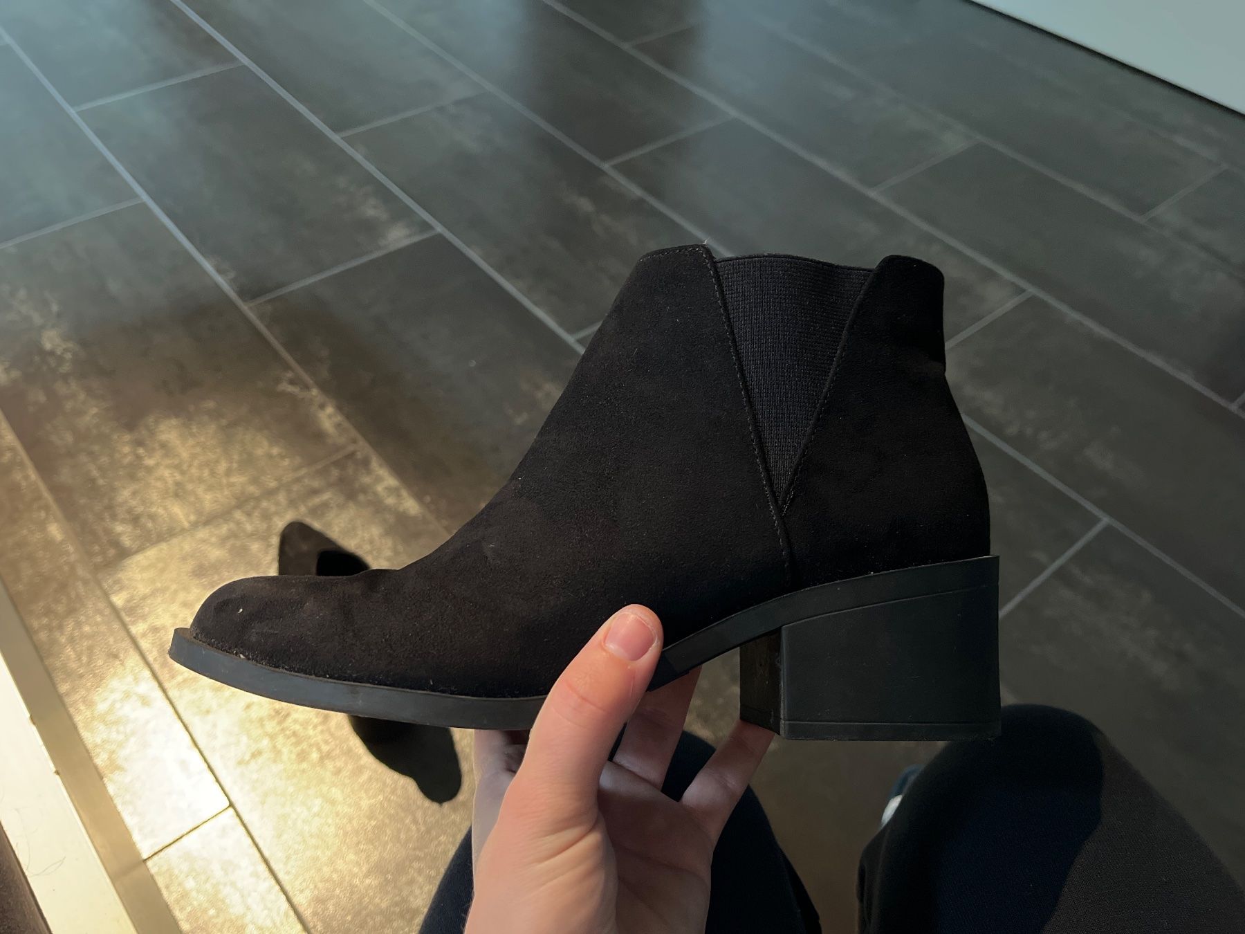 Scarpe da donna: Stiefeletten Schwarz Damen – Usato da Hombrechtikon venduto da Kaatja 2
