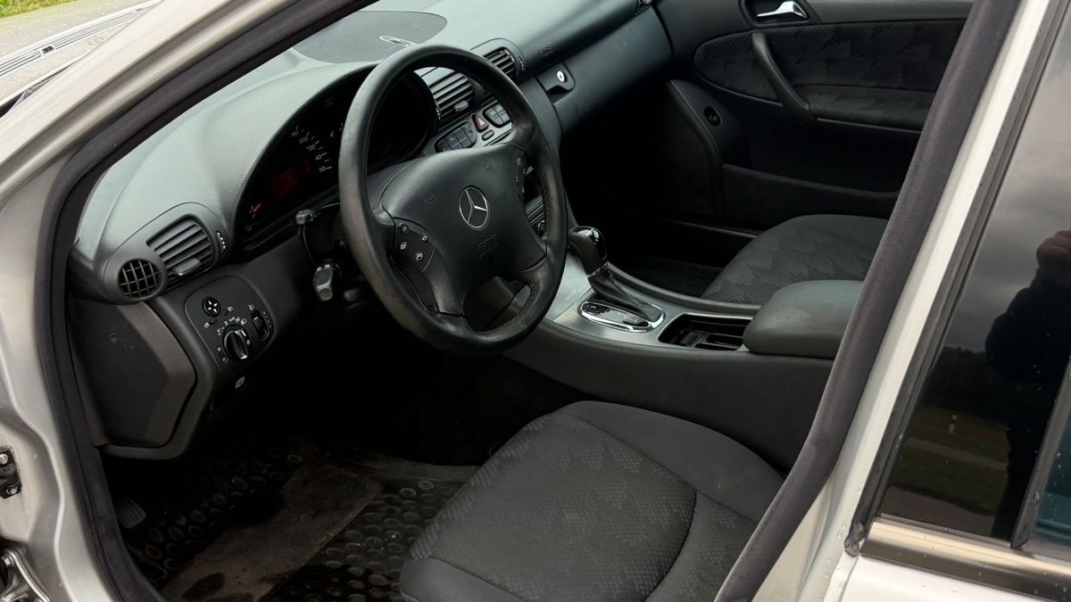 Mercedes-Benz Automobili: Mercedes c240 4x4 – Usato da Dübendorf venduto da LK08 4