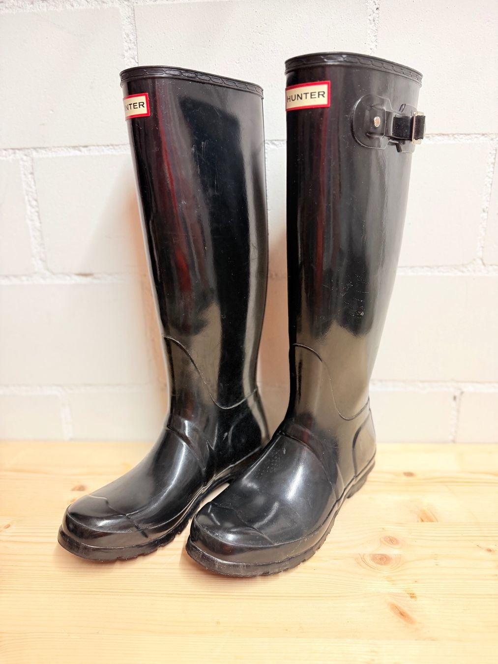 Hunter Scarpe da donna: Hunter Original Tall Gloss schwarz EU 39 / UK6 – Nuovo (secondo la descrizione) da Root venduto da Jo.Di 1