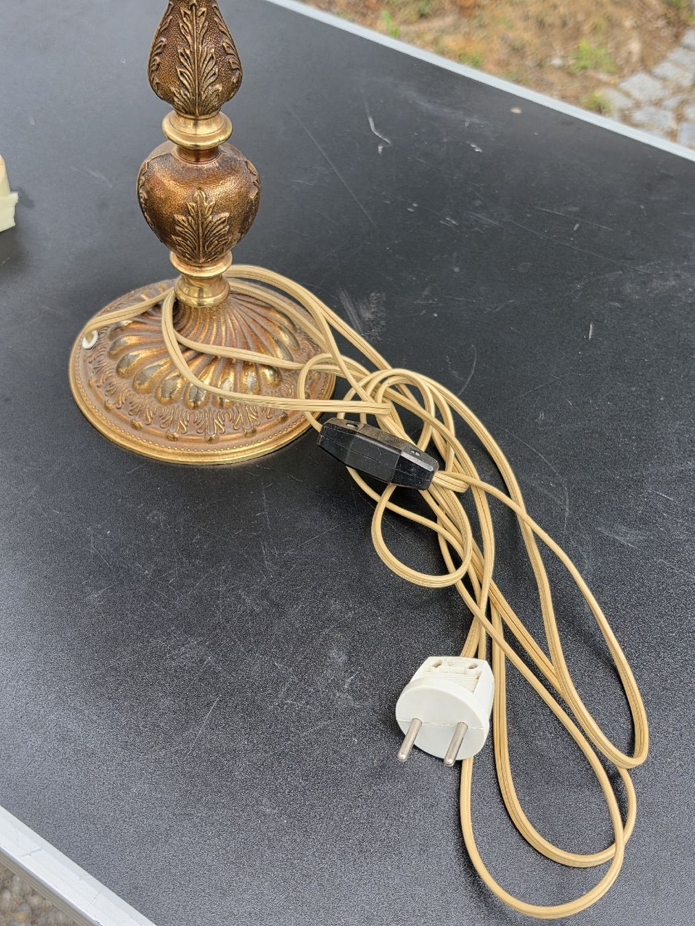 Lampade: Tischlampe mit Stoffschirm und Fransen, Vintage, Messing.  – Usato da Mettlen venduto da elios0888 9