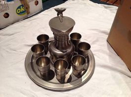 Zinn Kanne mit 8 Becher und Tablar