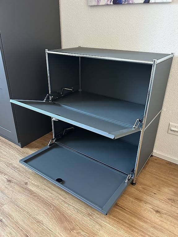 Commodes: Sideboard Metall grau – D'occasion à Regensdorf par rob_c7xr 2