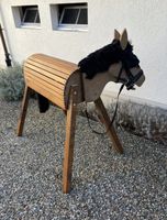 Holzpferd Spielpferd mit Zubehör 