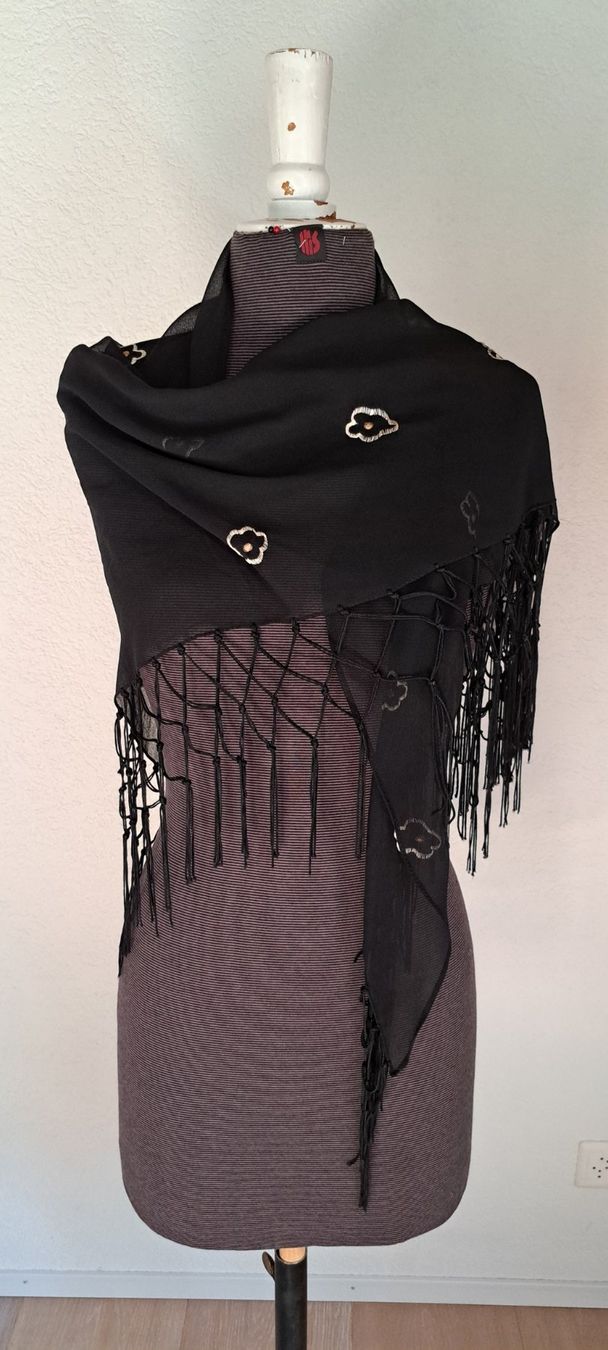 Foulards, Tücher & Schals: Fransen Tuch – Gebraucht aus Reutigen von IrisFashion 1