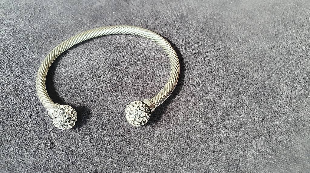 Bracciali & Braccialetti: Armreif mit Strass – Usato da Hilterfingen venduto da boal1980