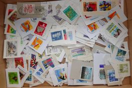 1004 Gramm Briefmarken zum Ablösen (über 95% Schweiz) z4z