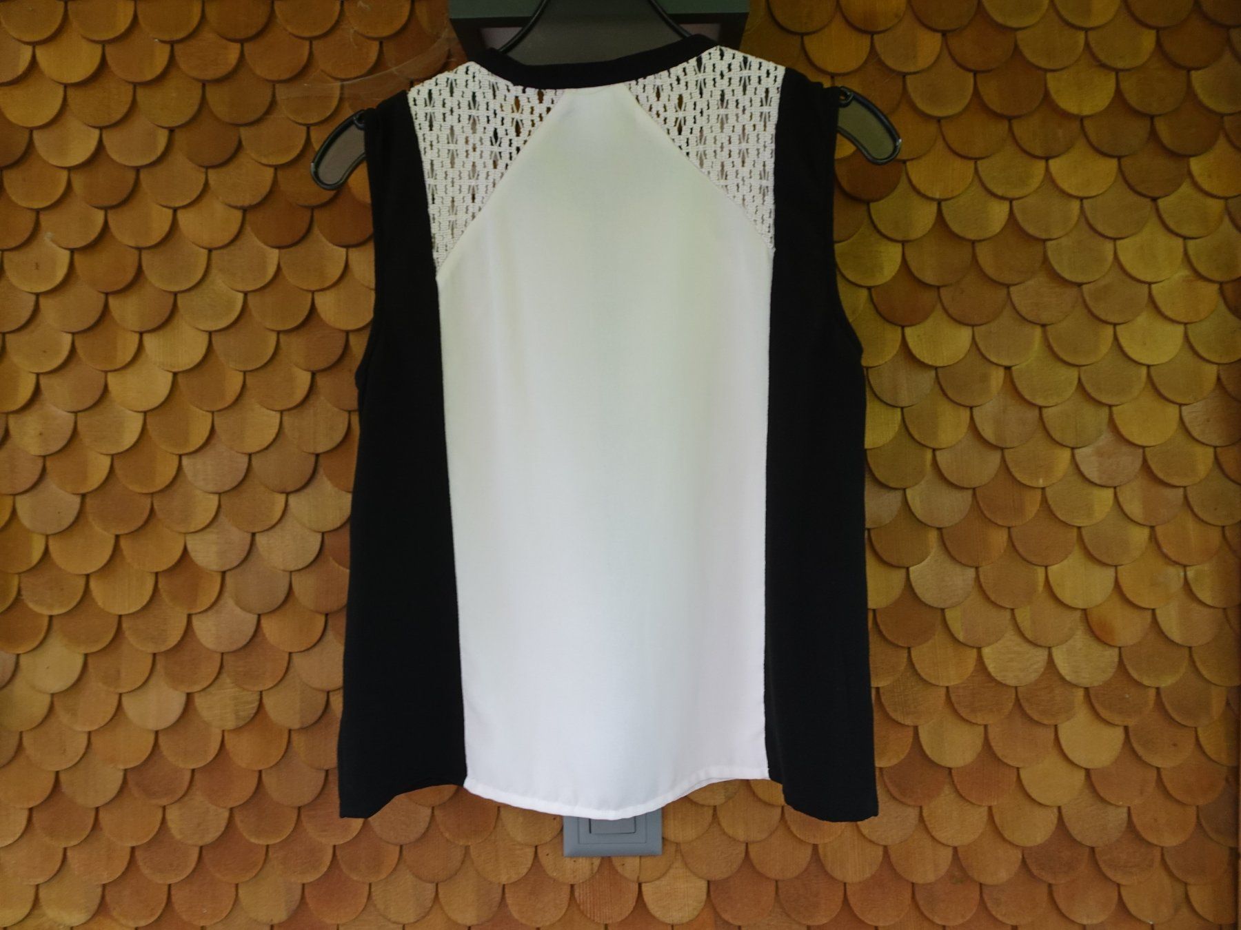 Vero Moda Blusen: Schwarz-hellbeige Bluse von Vero Moda Gr. XS - 240799 – Gebraucht aus Küssnacht am Rigi von Good4Deckeli 1