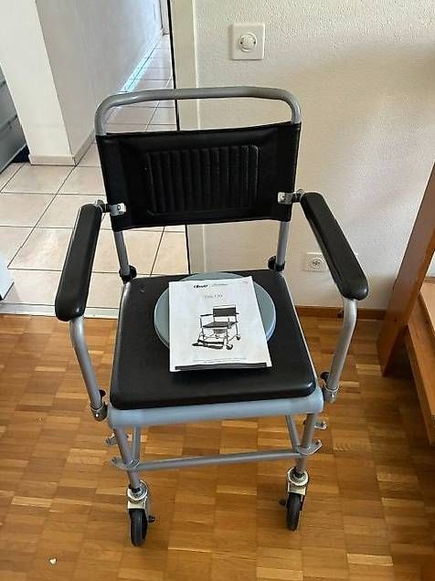 Chaises roulantes: comoda – D'occasion à Muralto par FotoGarbani