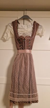 Dirndl, Lederjacke rosa, G. 36