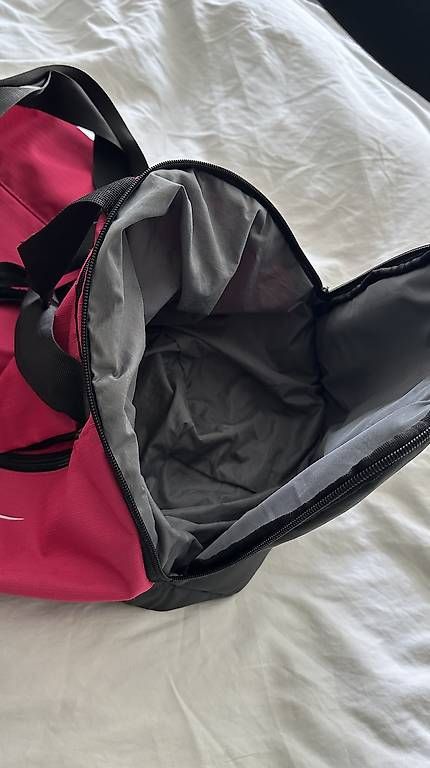 Borse: Nike Sporttasche Pink/Schwarz – Usato da Muttenz venduto da emyvogel 3