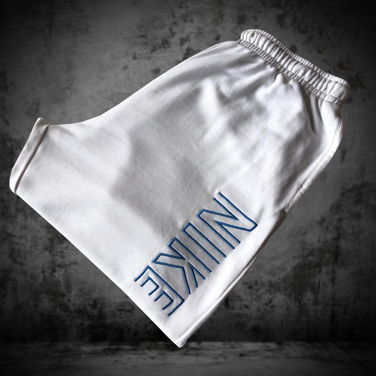 Nike Pantaloni: Jogging Nike White Men M – Usato da Genève venduto da ang_7j7j 7