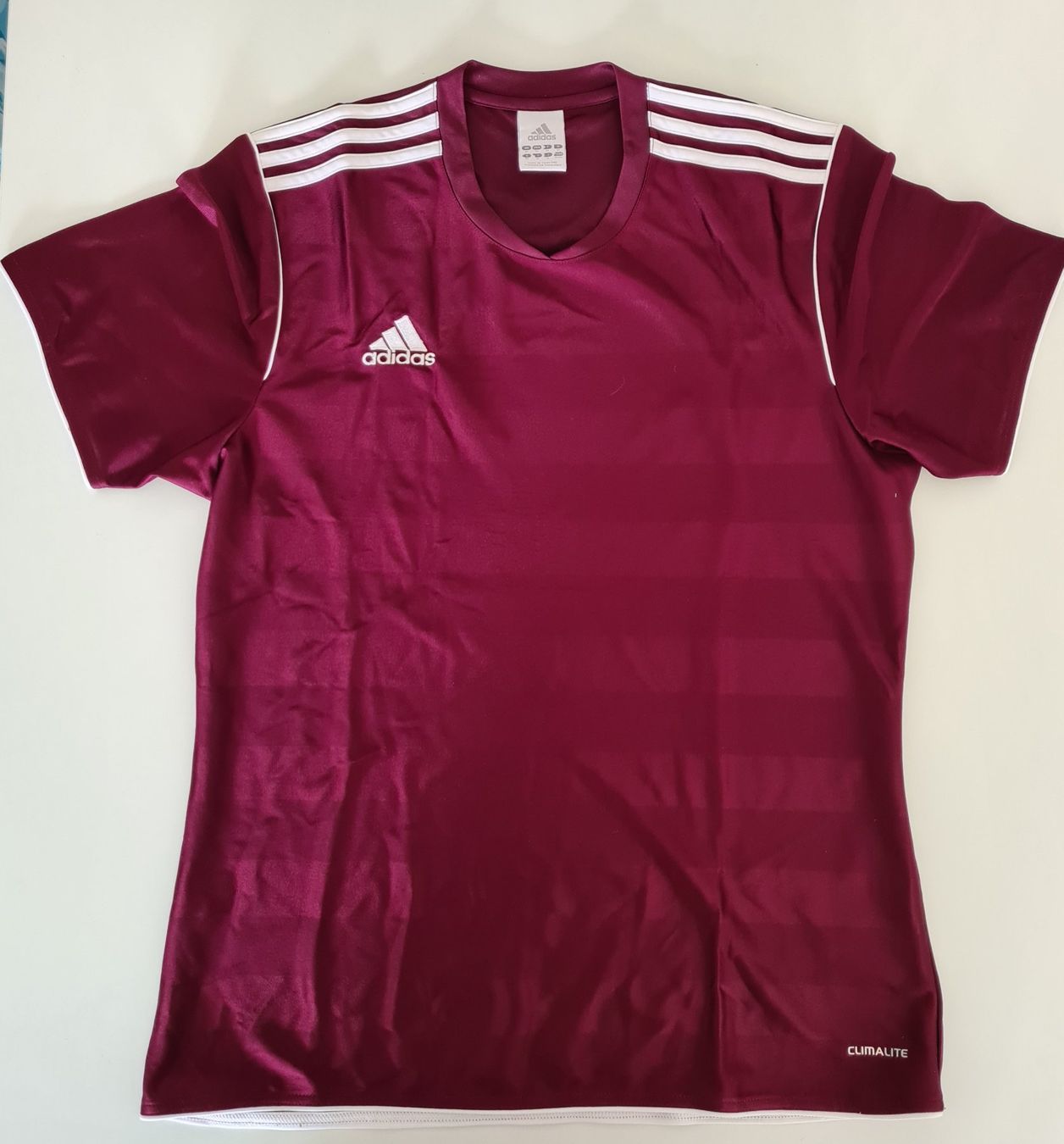 Adidas Camicie, T-shirt & Polo: Set mit 9 Team T-Shirt "Adidas" – Usato da Herrliberg venduto da aussie1920