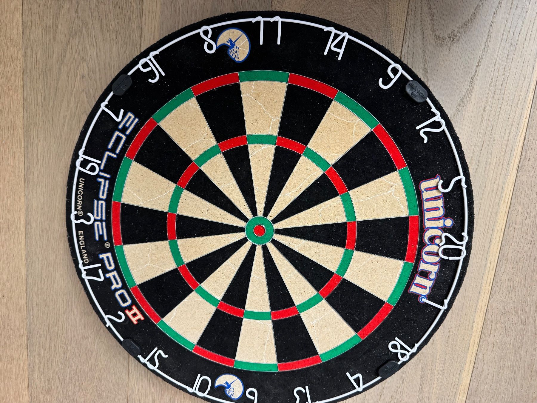 Dart: Dartscheibe inklusive Dartpfeile – Gebraucht aus Kestenholz von cvx_889vv 2