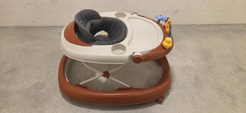 Véhicules pour enfants: Laufwagen ab 6 Monaten  – D'occasion à Kriegstetten par deb_cbb8 1