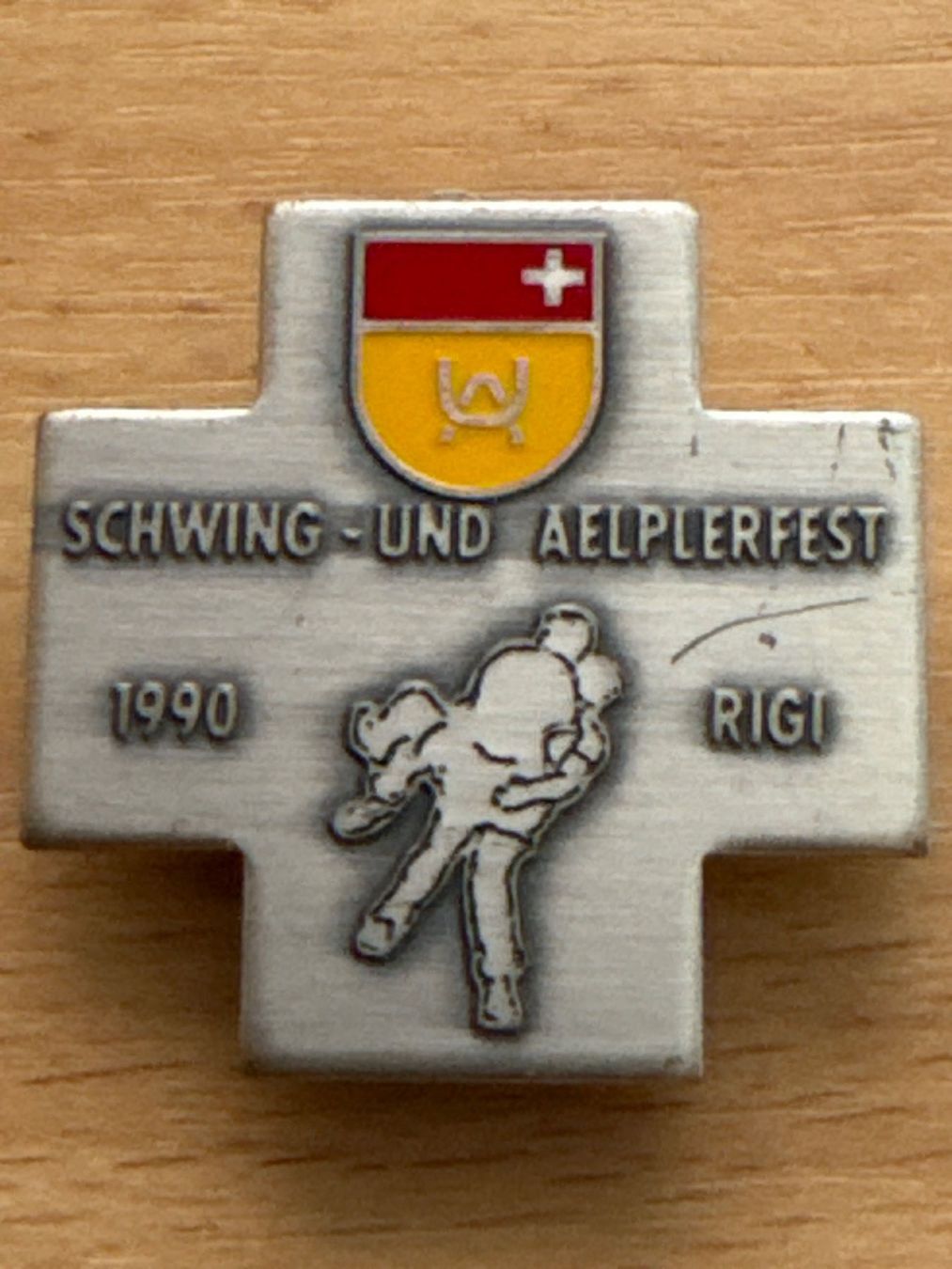 Placchette & Badge: Abzeichen Schwing und Älplerfest Rigi 1990 – Usato da Ibach venduto da lisch3