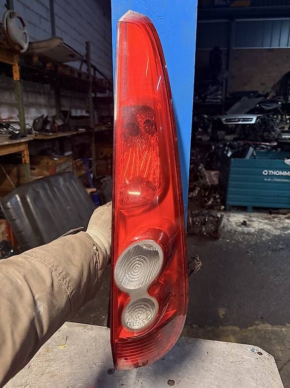 Tutti pezzi di ricambio auto: Rücklicht Ford Fiesta    – Usato da Udligenswil venduto da Sch2s 2
