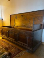 Truhe Holz Antiquitär mit Schloss guter Zustand