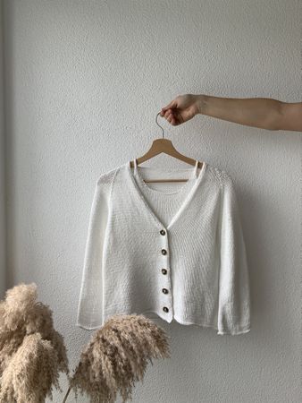 Handgestricktes Sommerset aus Leinen Cardigan und Top