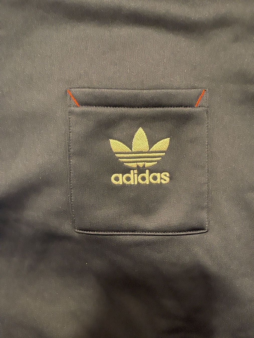 Adidas Pullover & Sweatshirts: Adidas Sweater Dunkelblau L Neu – Neu und originalverpackt aus Küsnacht ZH von LuxuryBroker 3