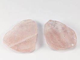 2 grosse Rosenquarz Slabs 48 und 45mm, 56 Gramm