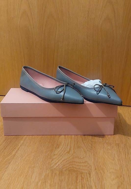 Scarpe da donna: Ballerines en cuir couleur gris taille 37 – Usato da Courgevaux venduto da Eelena 2