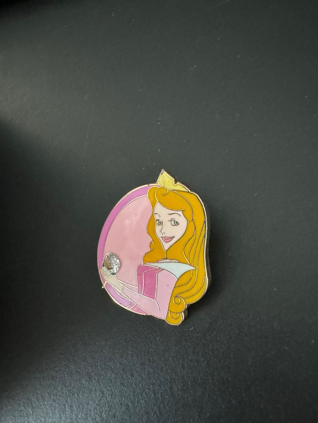 Placchette & Badge: Pin Schneewittchen ? mit Stein Disney Pin Trading – Usato da Galgenen venduto da rub_f6kh
