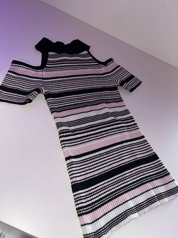 Bershka Top: Schulterfreies Top – Usato da Obersaxen venduto da TaCaSales 1