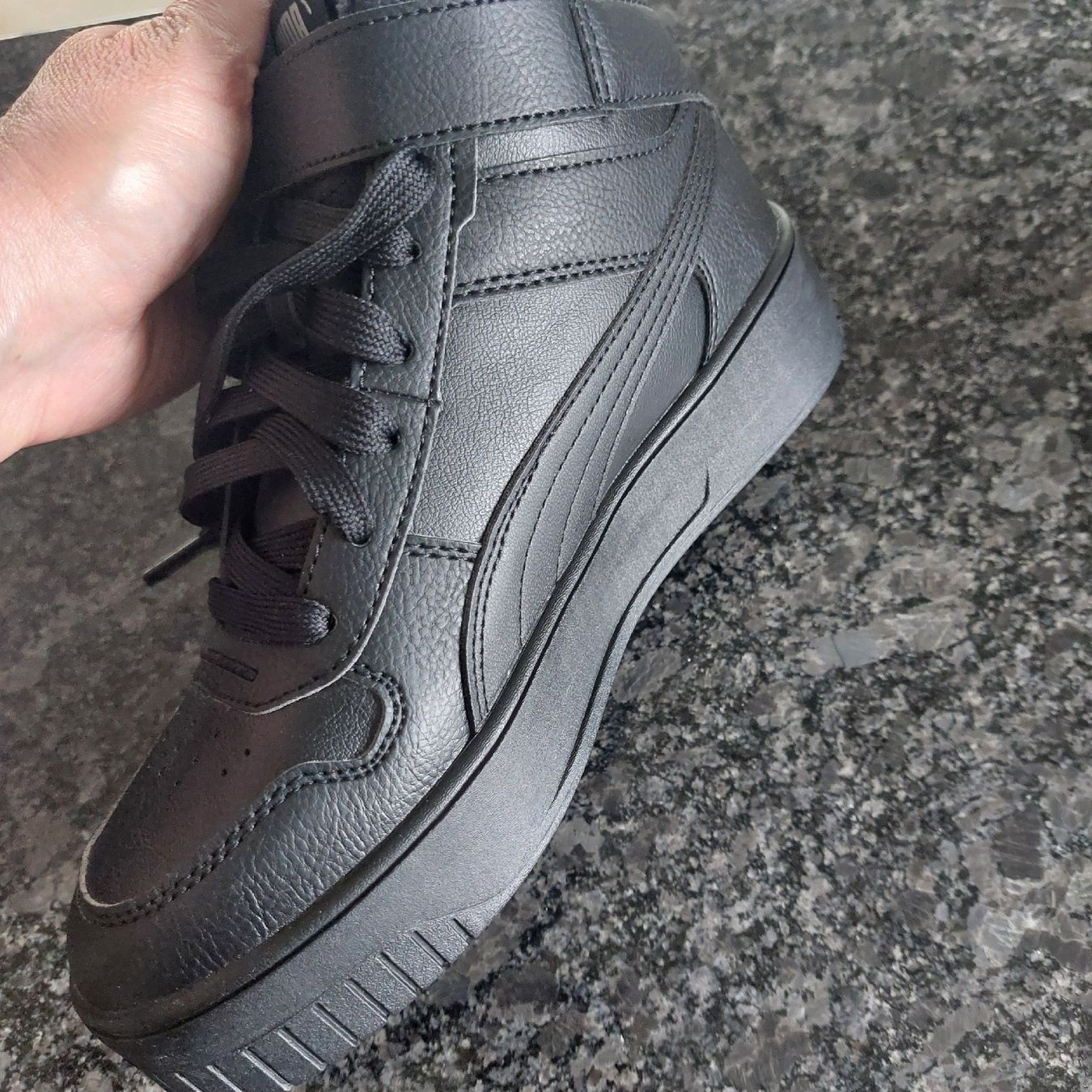 Puma Schuhe für Mädchen: Schuhe Sneaker, Schwarz,NEUI, Grösse 37.5 – Neu und originalverpackt aus Erlinsbach SO von Inspirierend 5