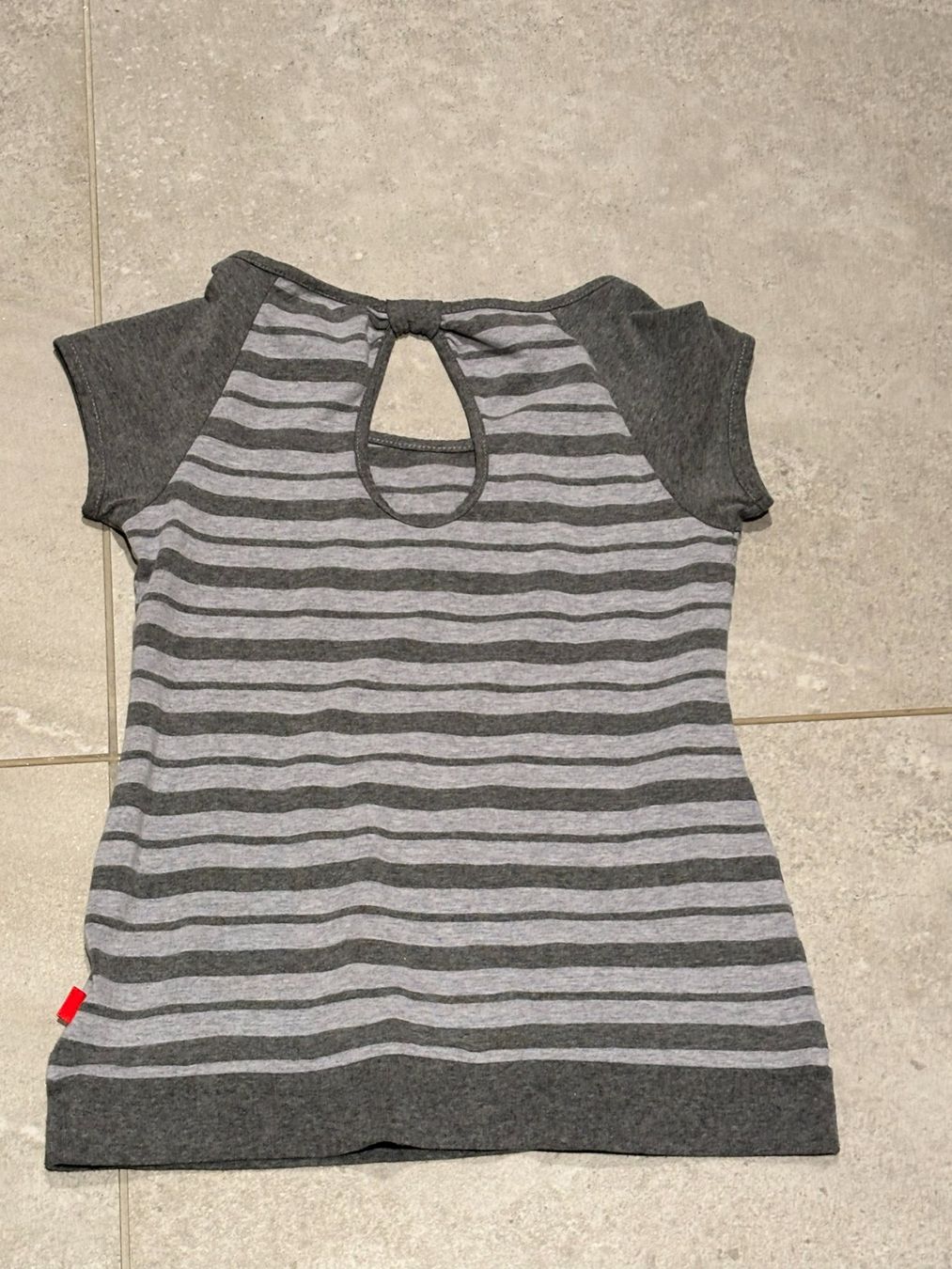 Camicette, T-shirt & Top: T-shirt 134 - 140 – Usato da Salvenach venduto da gwenwywar 1