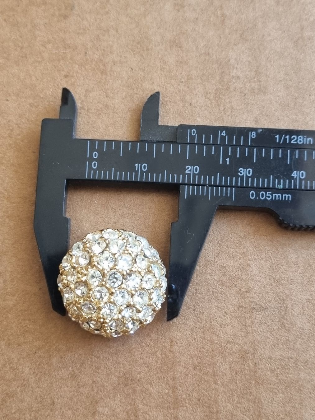 Ohrringe & -stecker: Elegante Ohrclips, goldfarben mit Strass  – Gebraucht aus Schaffhausen von Leveron13 3
