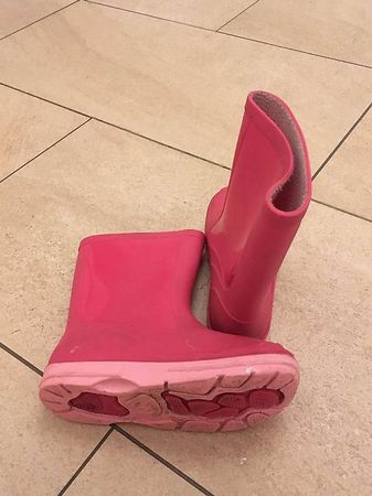 Bottes en caoutchouc rose T26 tres bon etat