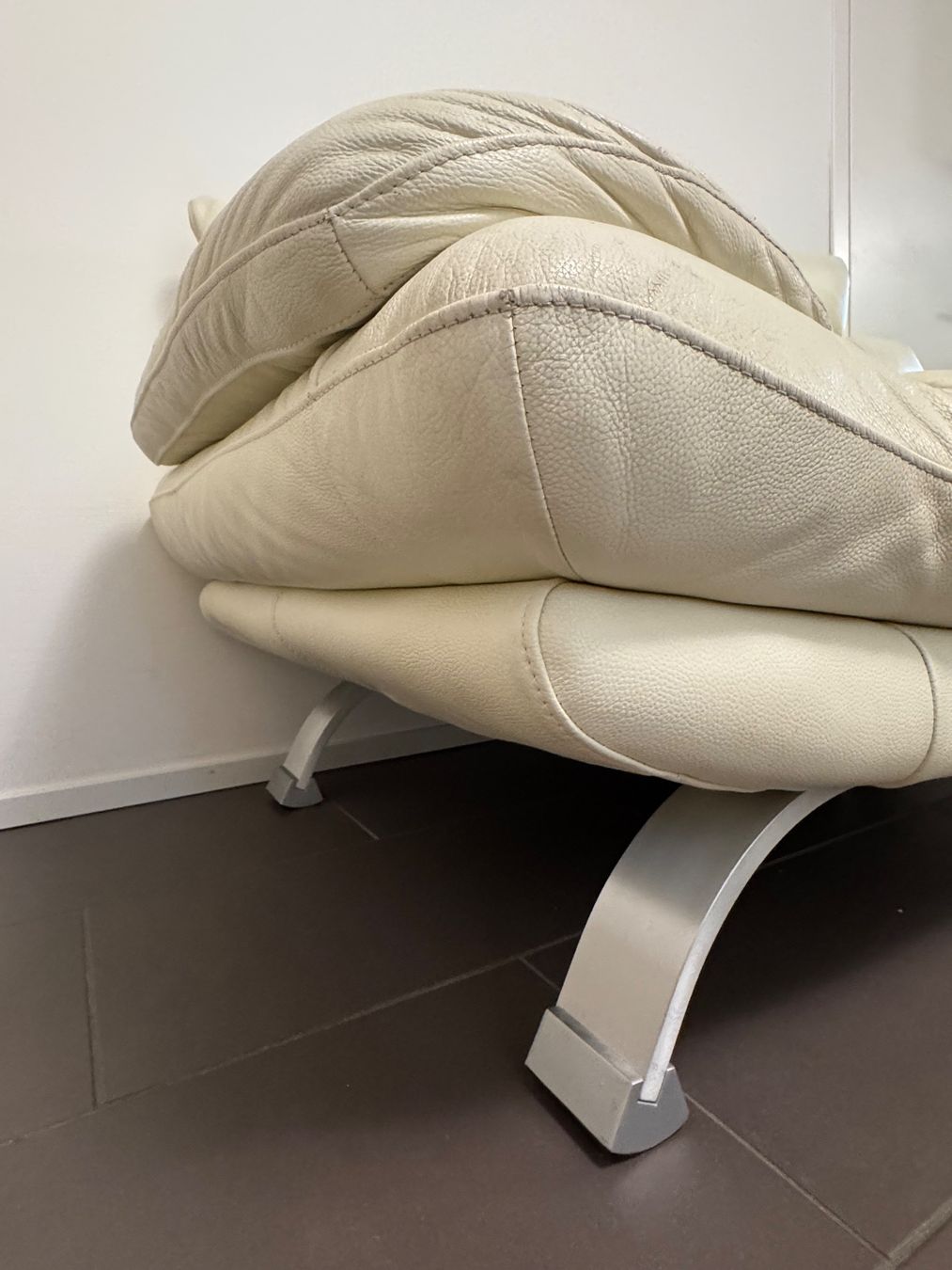Conforama Sofas: Sofa aus Echtleder 2-Sitzer – D'occasion à Zürich par ThaliaL 3