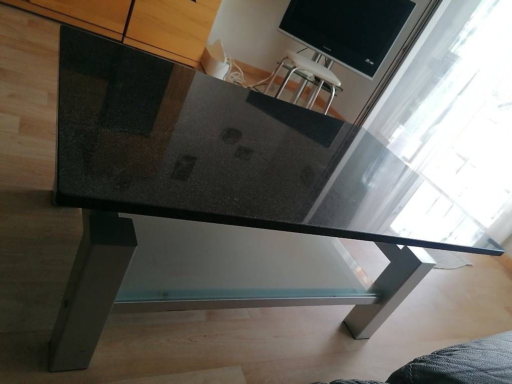 Tische: Couchtisch mit Granit & satiniertem Glas – Gebraucht aus Unterengstringen von per_5fxw 1