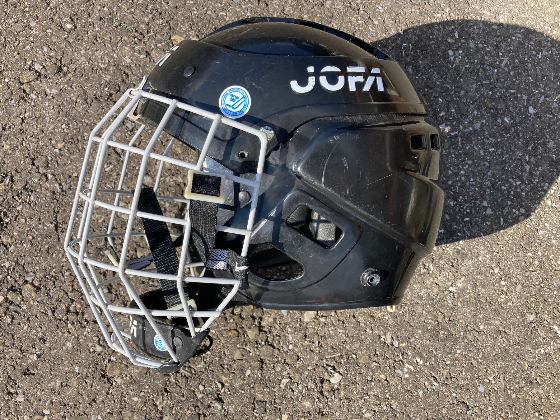 Schutz & Schoner: Eishockeyausrüstung mit Tasche – Gebraucht aus Belp von Siruz 8