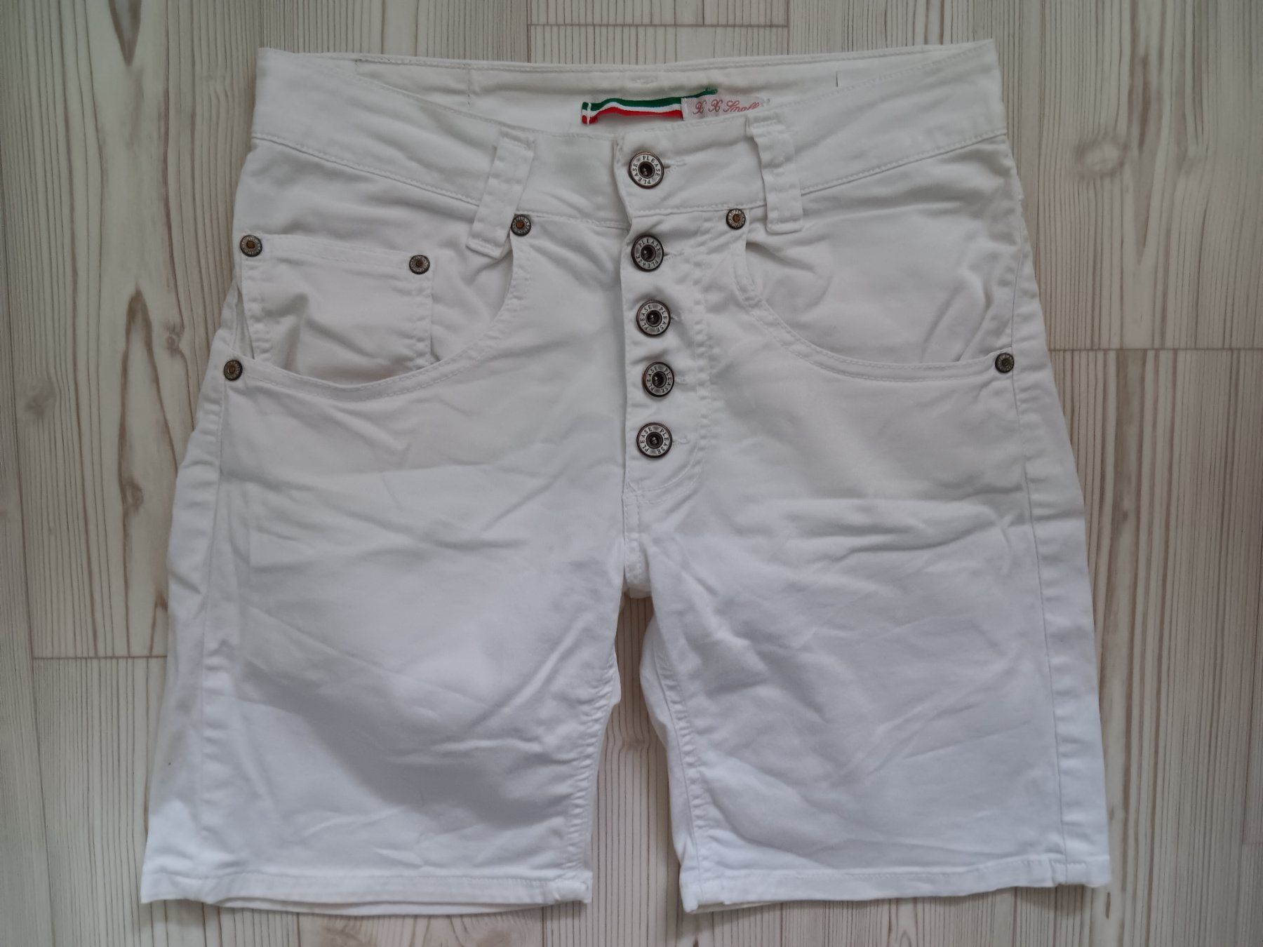 Please Jeans Jeans: PLEASE Short P88 taille / Grosse XXS – Usato da Cossonay-ville venduto da Super-Price-Quality