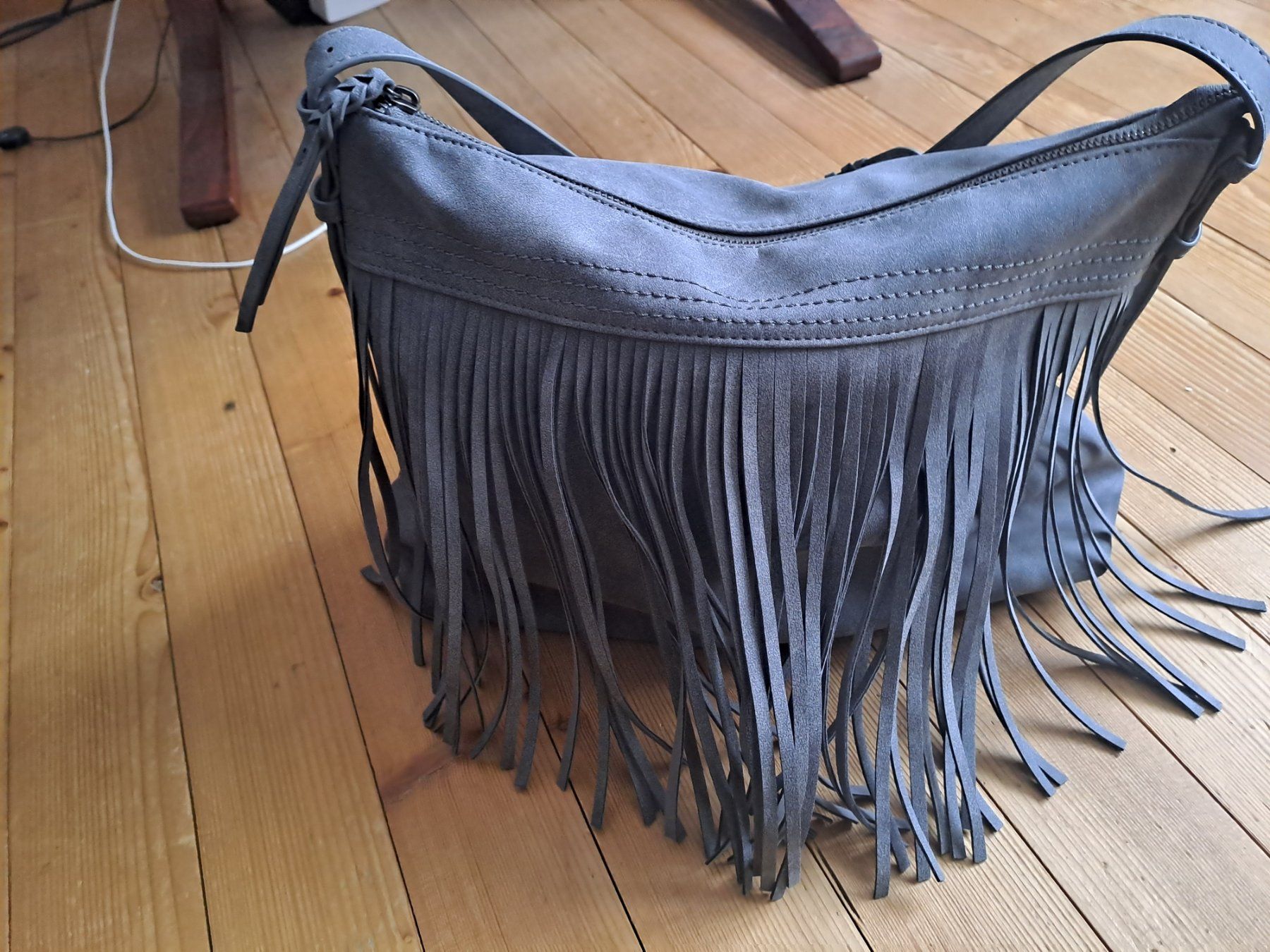 Taschen für Damen: Handtasche, Hobobag mit Fransen – Neu (gemäss Beschreibung) aus Engelberg von ollinseaotter 1