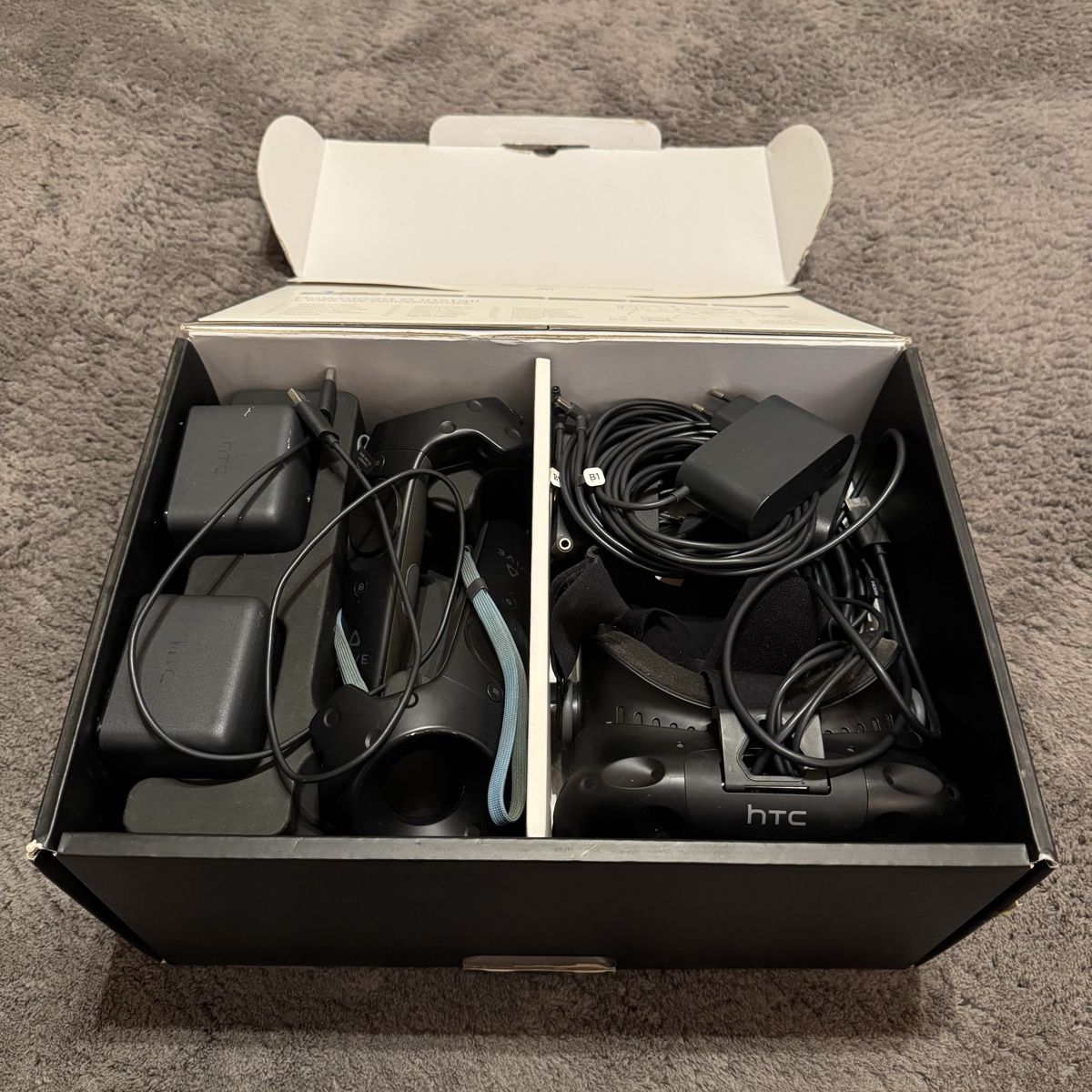 HTC Casco VR: HTC Vive VR Kit Complete + Base Stations + Controllers – Usato da Fétigny venduto da nit_p86f