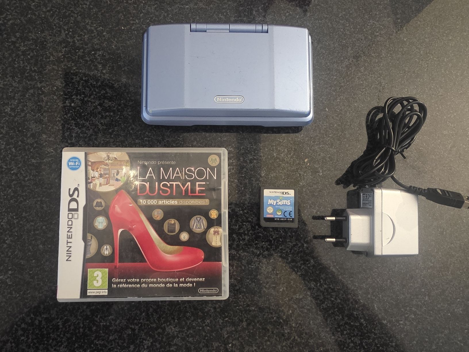 Nintendo Console: Nintendo DS avec 2 jeux – Usato da Chavornay venduto da Crash37